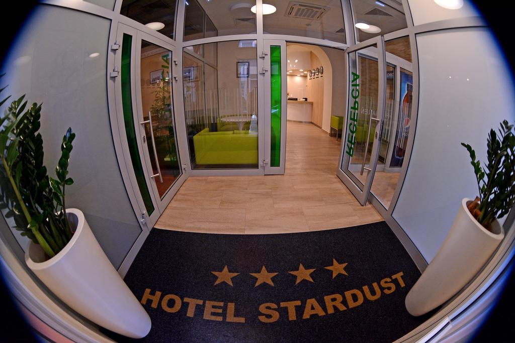 Hotel Stardust Nove Zamky Luaran gambar